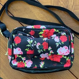 Betsy Johnson Roseau Trails Enamel Bow XBody